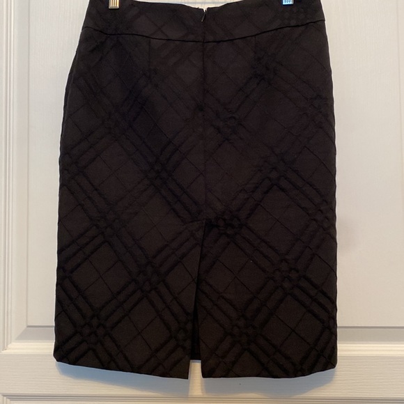 3 for $30 Cynthia Rowley Black lined skirt with Back zipper and slit. Size 8 - Picture 3 of 5